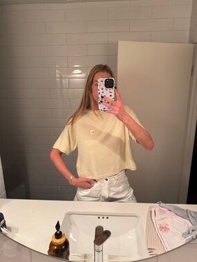 American Vintage Butter Yellow Cropped Short Sleeve Top